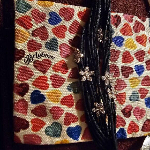 BLACK INTERWOVEN LEATHER BRACELET W/ GOLD STARS - Picture 3 of 3